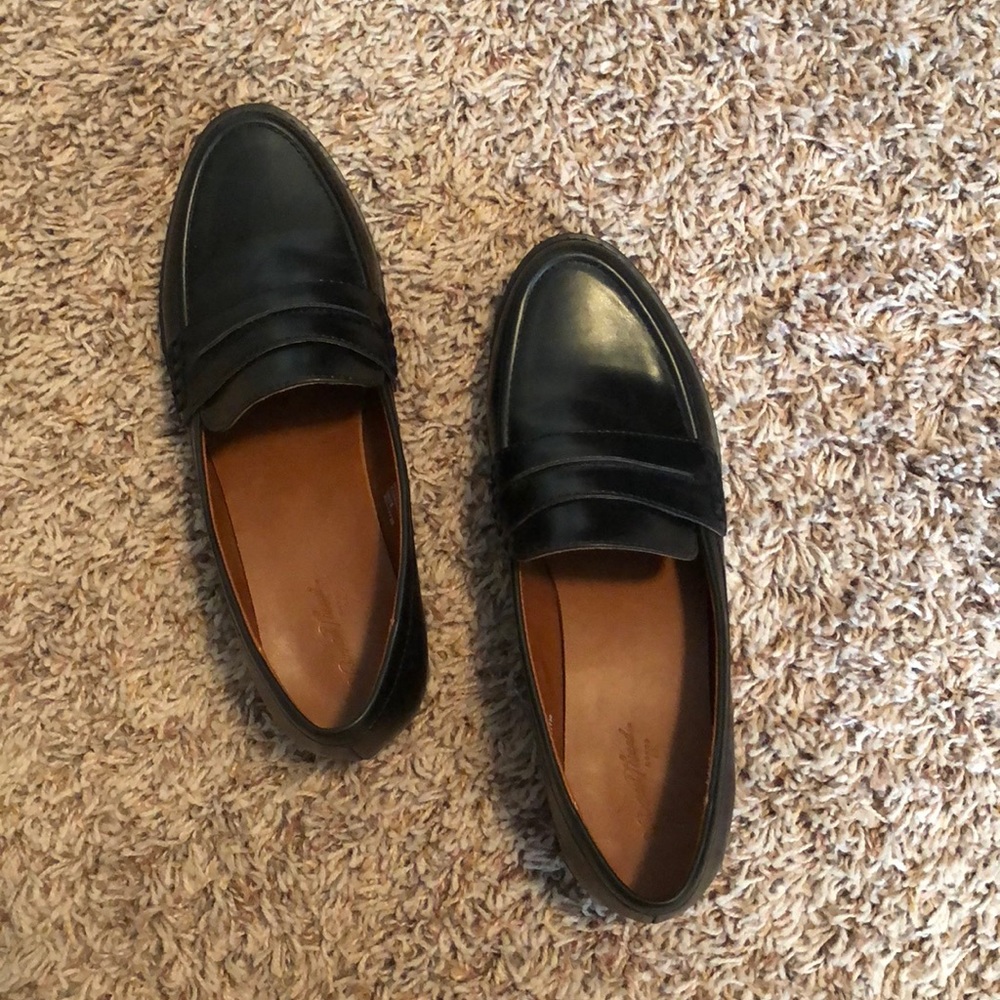 Black dockers/loafers!